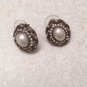 Elegant oval earrings
